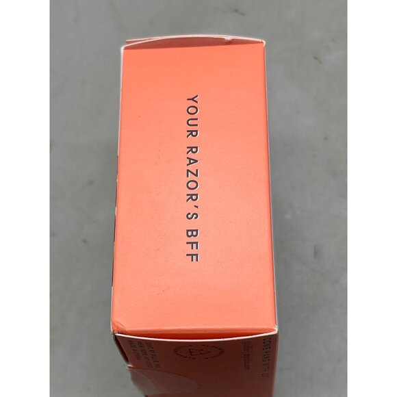 Billie travel case coral built in magnet snaps razor plastic READ - Picture 3 of 4